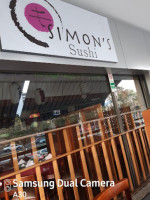 Simons Sushi outside