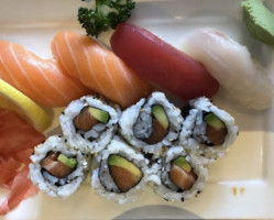 Folies'Sushi inside