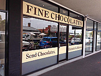 Hahndorf's Fine Chocolates outside
