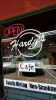 Hardy's Cafe outside