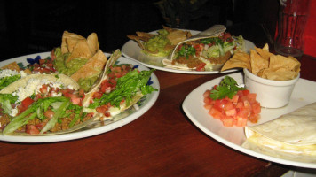 El Pique mexicano food