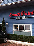 Snack Point Burger outside