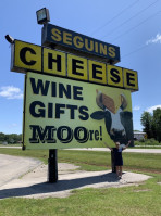 Seguin's House Of Cheese food