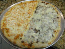 Vinny's Pizzarama 2 food