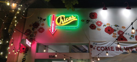 Chicas Tacos outside