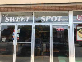 The Sweet Spot Cafe outside