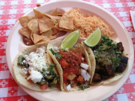 Pinches Tacos food