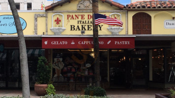 Pan'e Dolci Italian Bakery inside