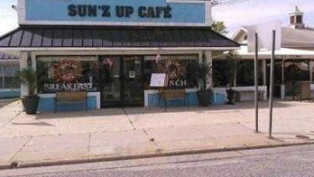 Sun'z Up Cafe food