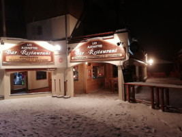 Les Marmottes Restaurant Pizzeria Bar inside