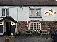 The Red Lion Inn outside