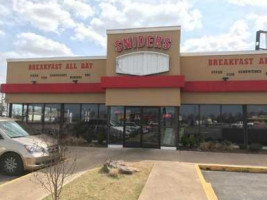 Sniders Buffet And Grill outside