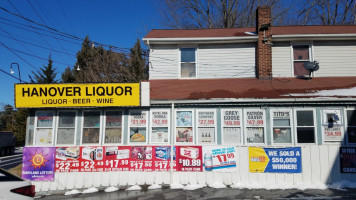 Hanover Liquor outside