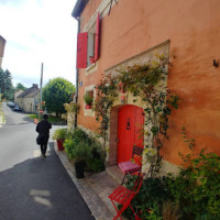 Café De La Paix à Auvers Sur Oise Dans Le Val D'oise 95 outside