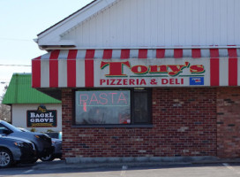 Tony's Pizzeria outside