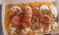 Dolora's Hauz of Pancit Malabon food