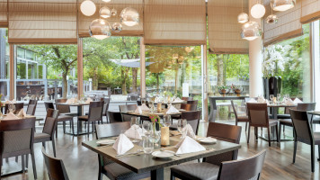 Tivoli Restaurant at Hilton Munich Park Hotel food