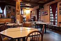 Taverna Del Falco inside