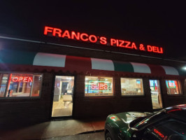 Franco's Pizza Italian Deli outside