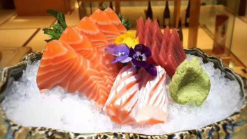 King's Sushi inside