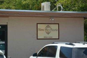 Mama Mia's Pizzeria outside