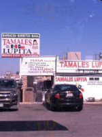 Tamales Lupita outside