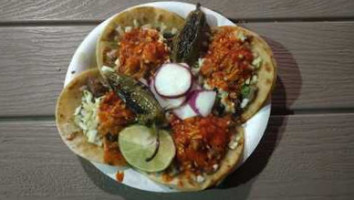 Barraza's Delicioso Tacos inside