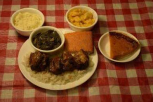 Carter's Barbeque food