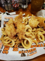 Hooters Of Gulfport food