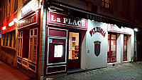 La PLACE - Brasserie Pizzeria outside