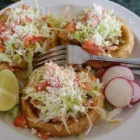 Luna's Mexican Food food