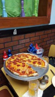 M G's Pizza food