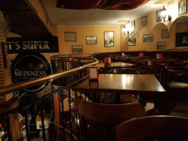 Lion's Pub inside