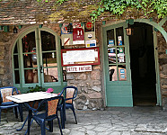 La Morvandelle Restaurant inside
