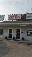 Pizza Pantry outside