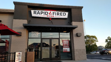 Rapid Fired Pizza outside