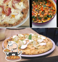 Pizz' E Poesia food