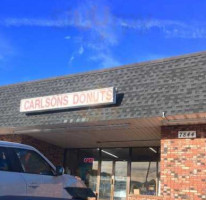 Carlson's Donuts outside