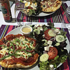 Le Carre V.I. Pizz' food
