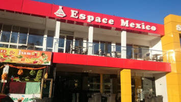 Espace Mexico outside