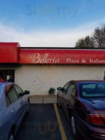 Belleria Pizza Struthers outside