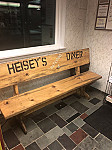 Heisey's Diner outside