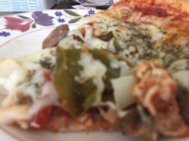 Gianni's Pizza And Subs food