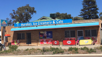Aurelia's Ice Creamery and Cafe outside