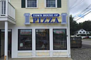 Town House Of Pizza outside
