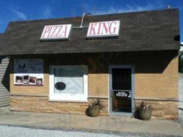 Amore' Pizza King inside