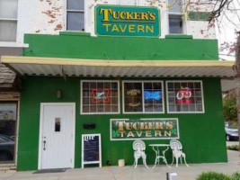 Tucker's Tavern outside