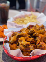 Hot Wings Cafe food