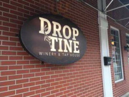 Drop Tine Winery And Tap House food
