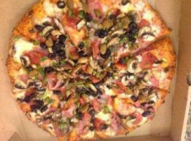 Scroungy Moose Pizza food